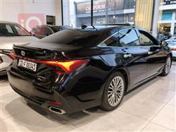 تويوتا أفالون